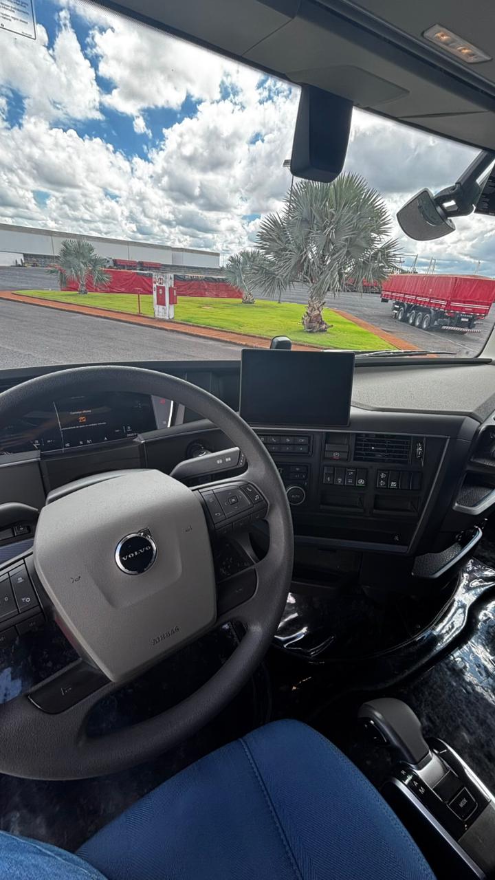 Volvo FH 460 6x2 ano 2024 2025